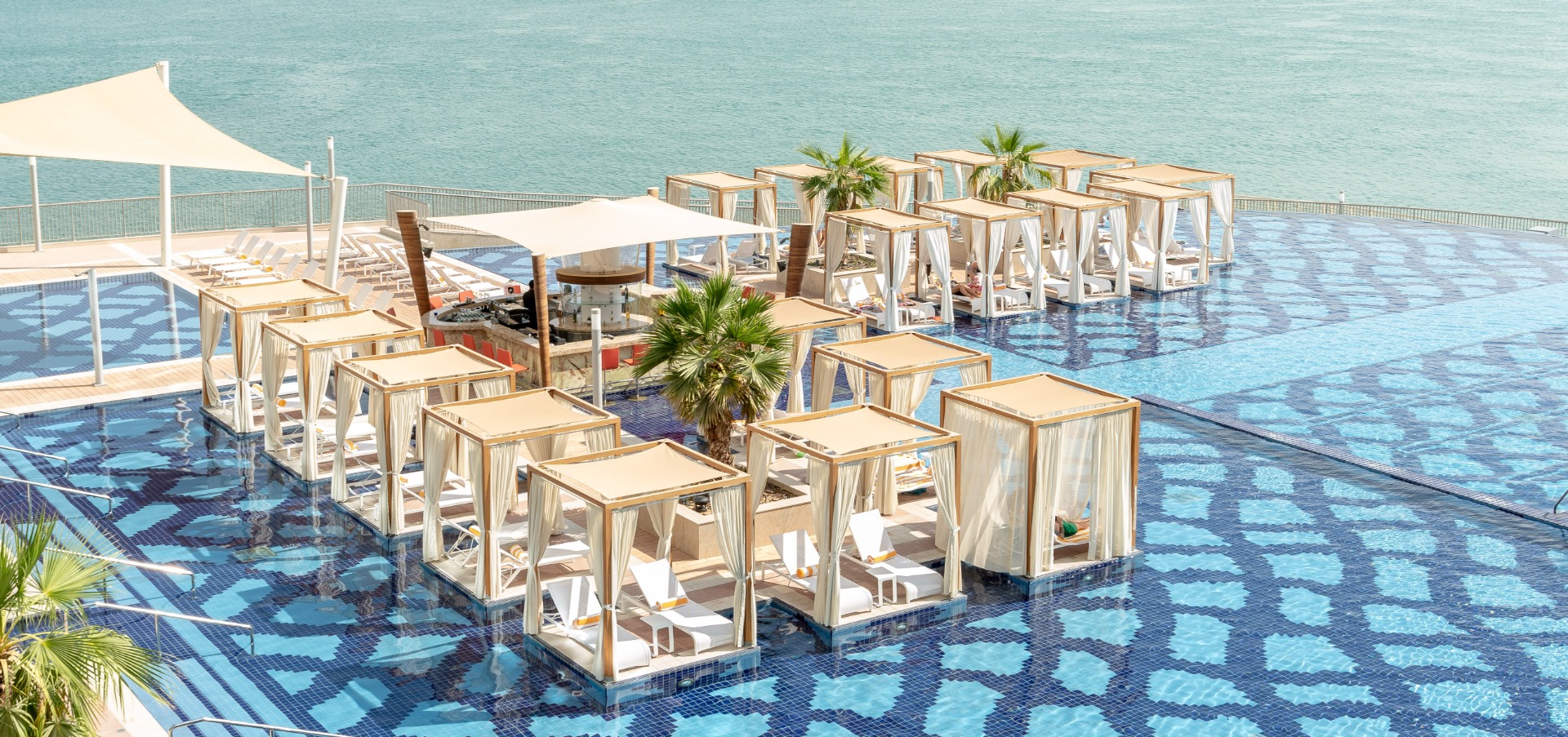 RoyalM-Pool-4